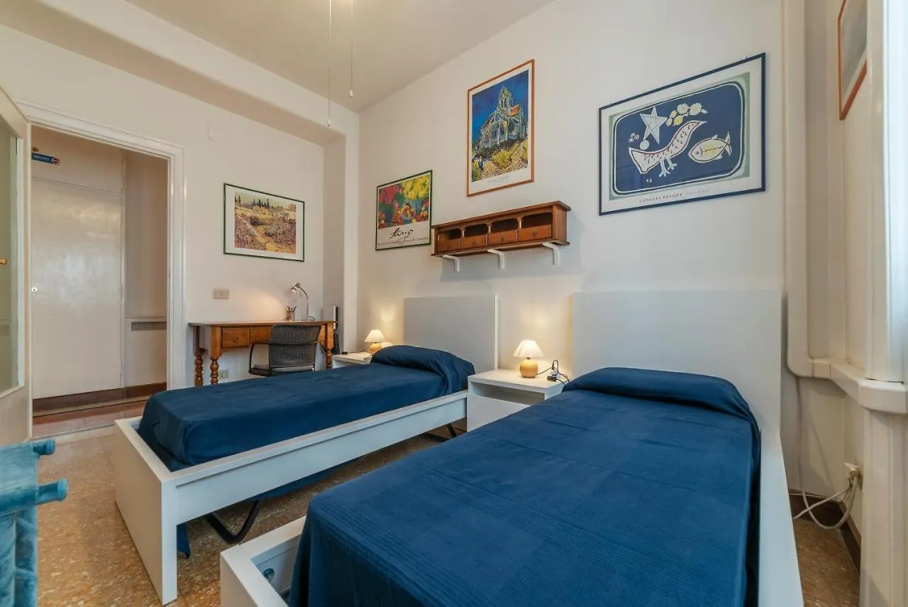 Roomy And Bright Apartment With Terrace Rome