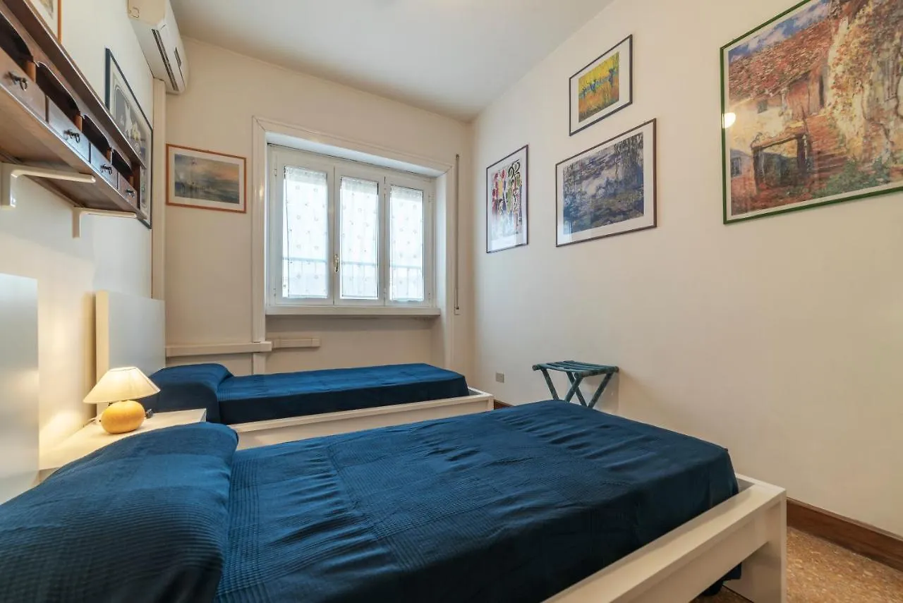 Roomy And Bright Apartment With Terrace Rome 0*,  Italy