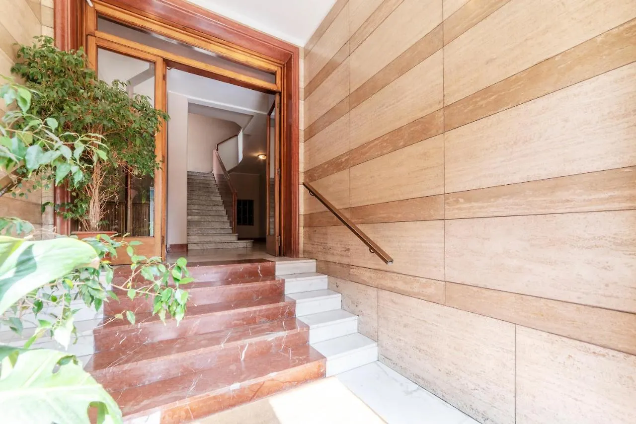 Roomy And Bright Apartment With Terrace Rome Italy