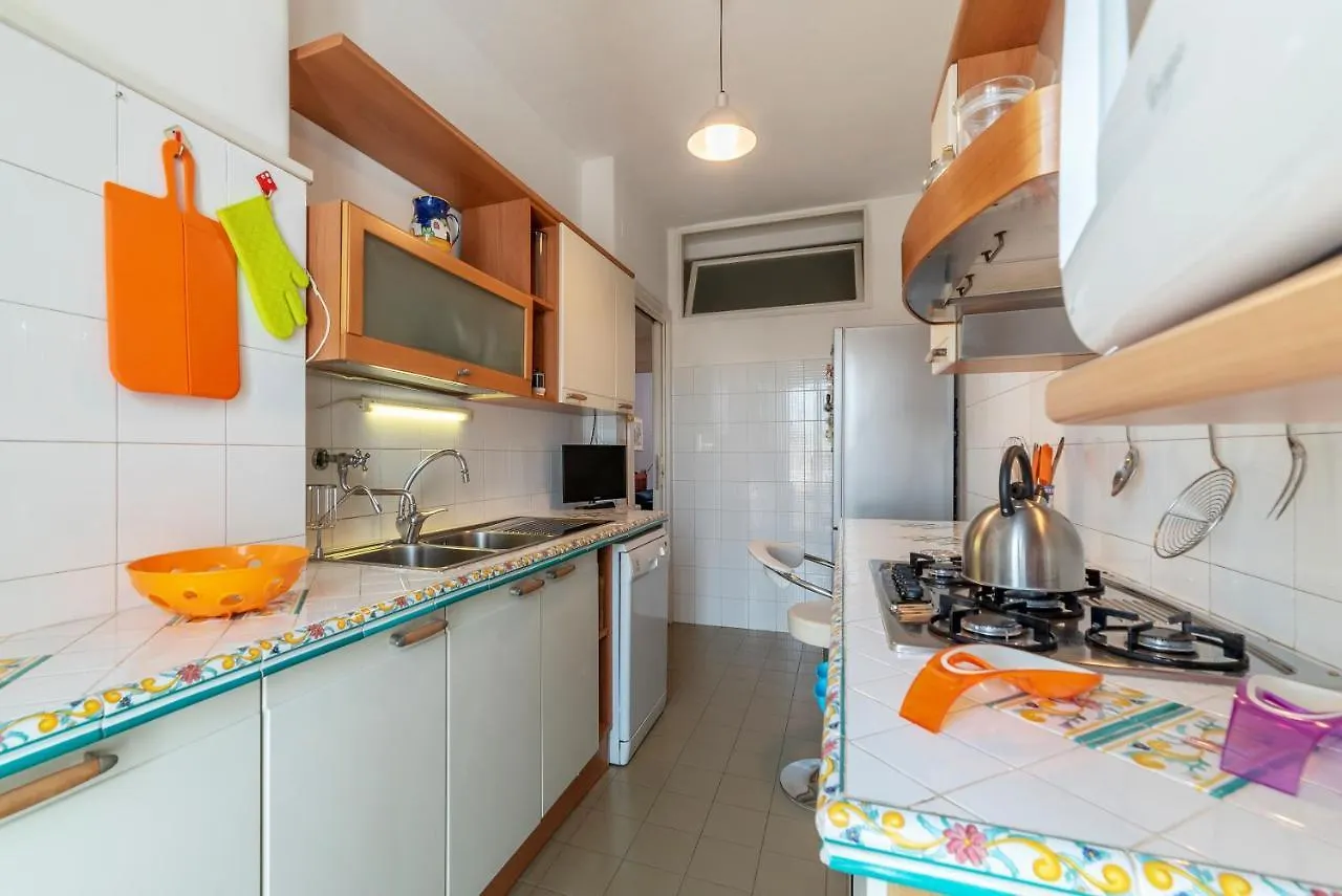 Roomy And Bright Apartment With Terrace Rome 0*,