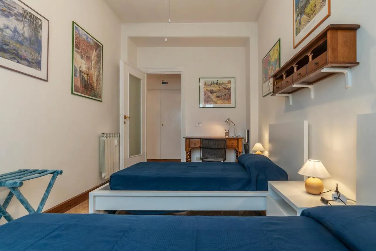 Roomy And Bright Apartment With Terrace Rome