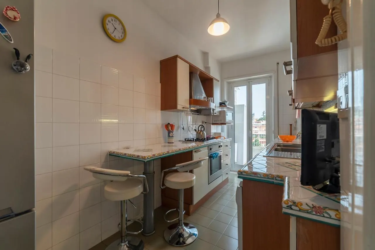 Roomy And Bright Apartment With Terrace Rome Italy