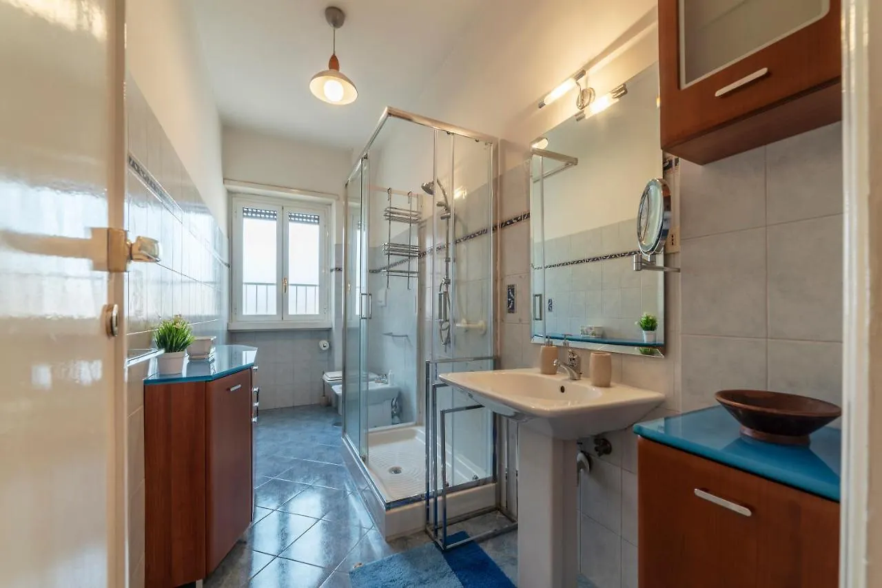 Roomy And Bright Apartment With Terrace Rome Italy